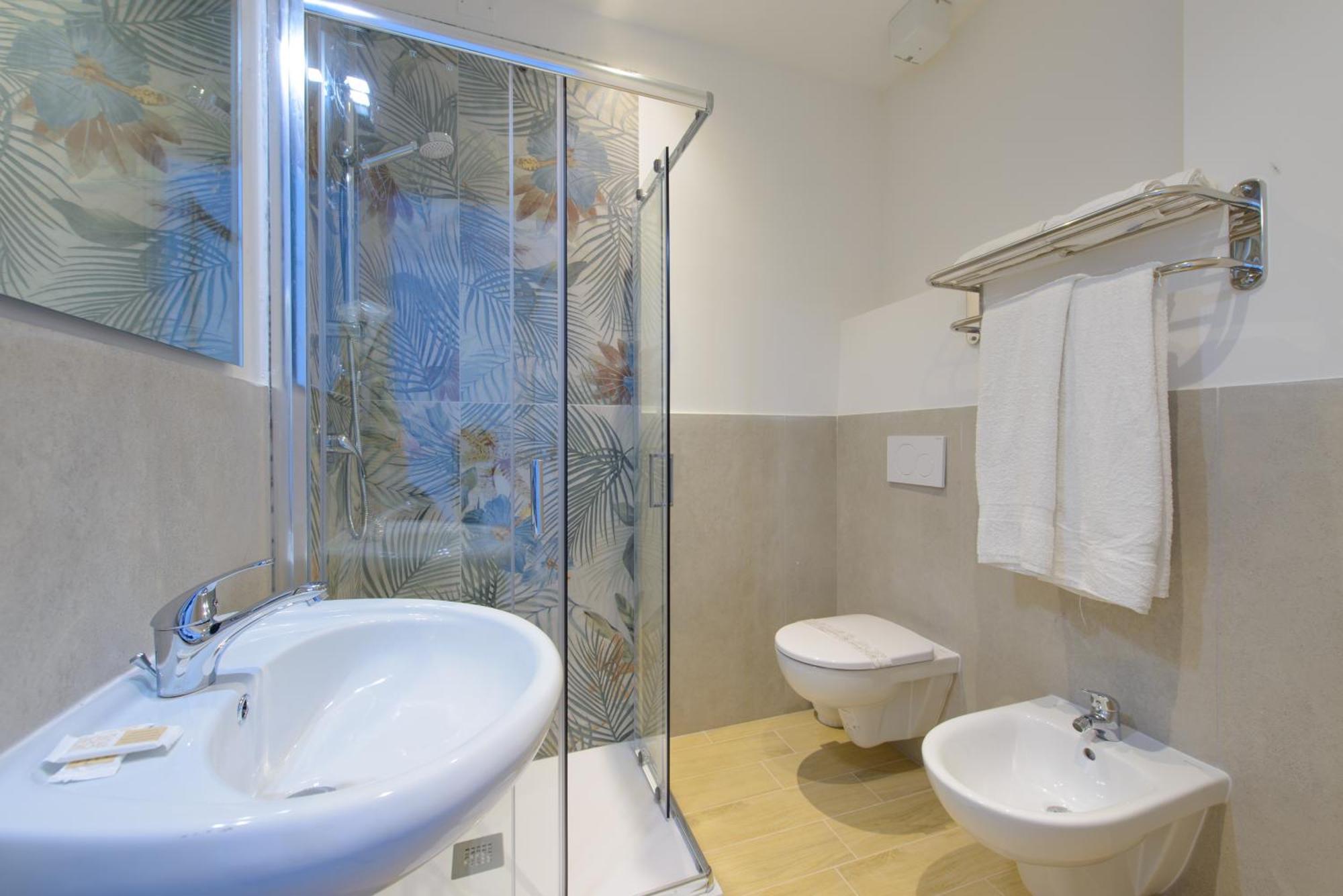 Hotel Colorado Ріміні Екстер'єр фото