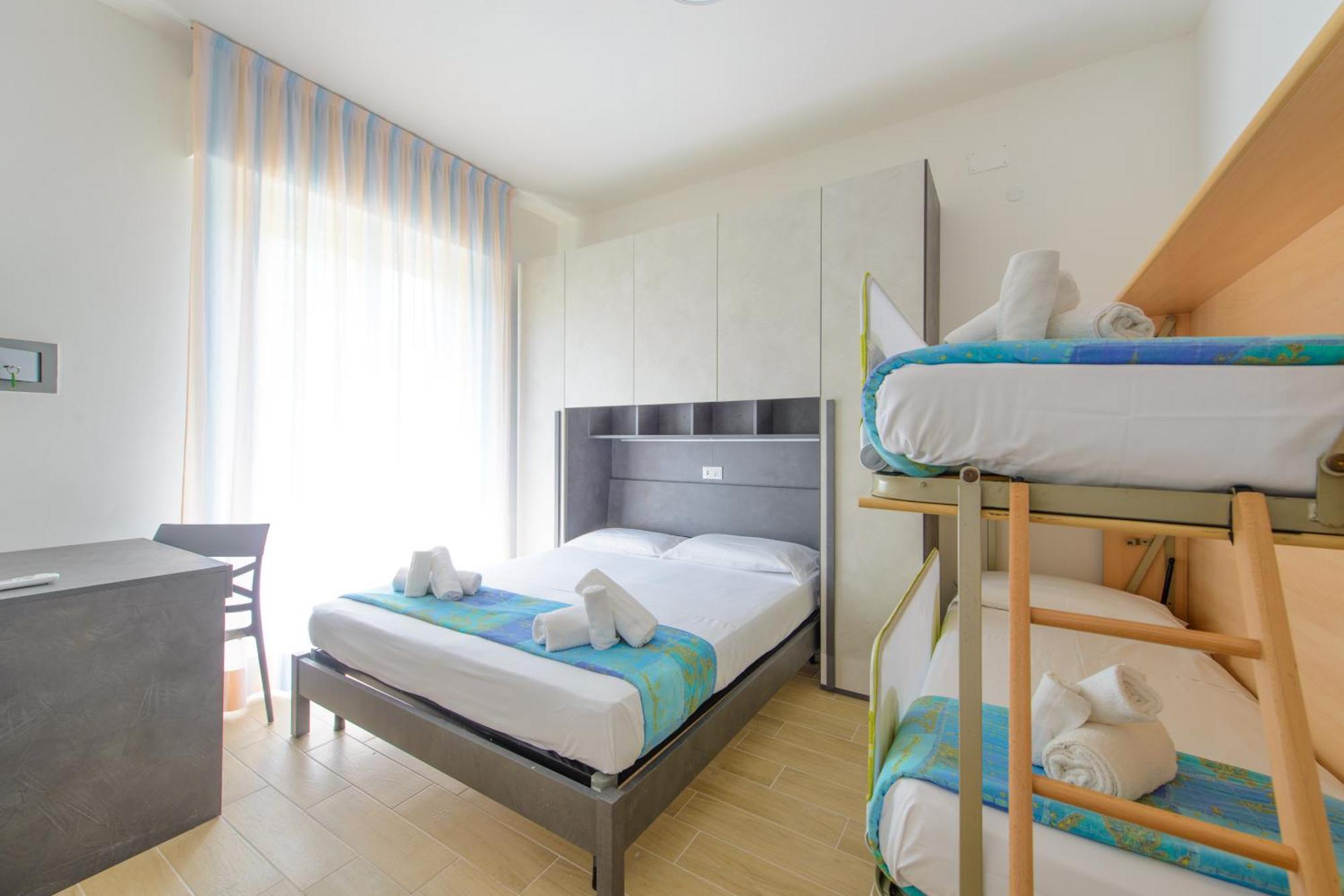 Hotel Colorado Ріміні Екстер'єр фото