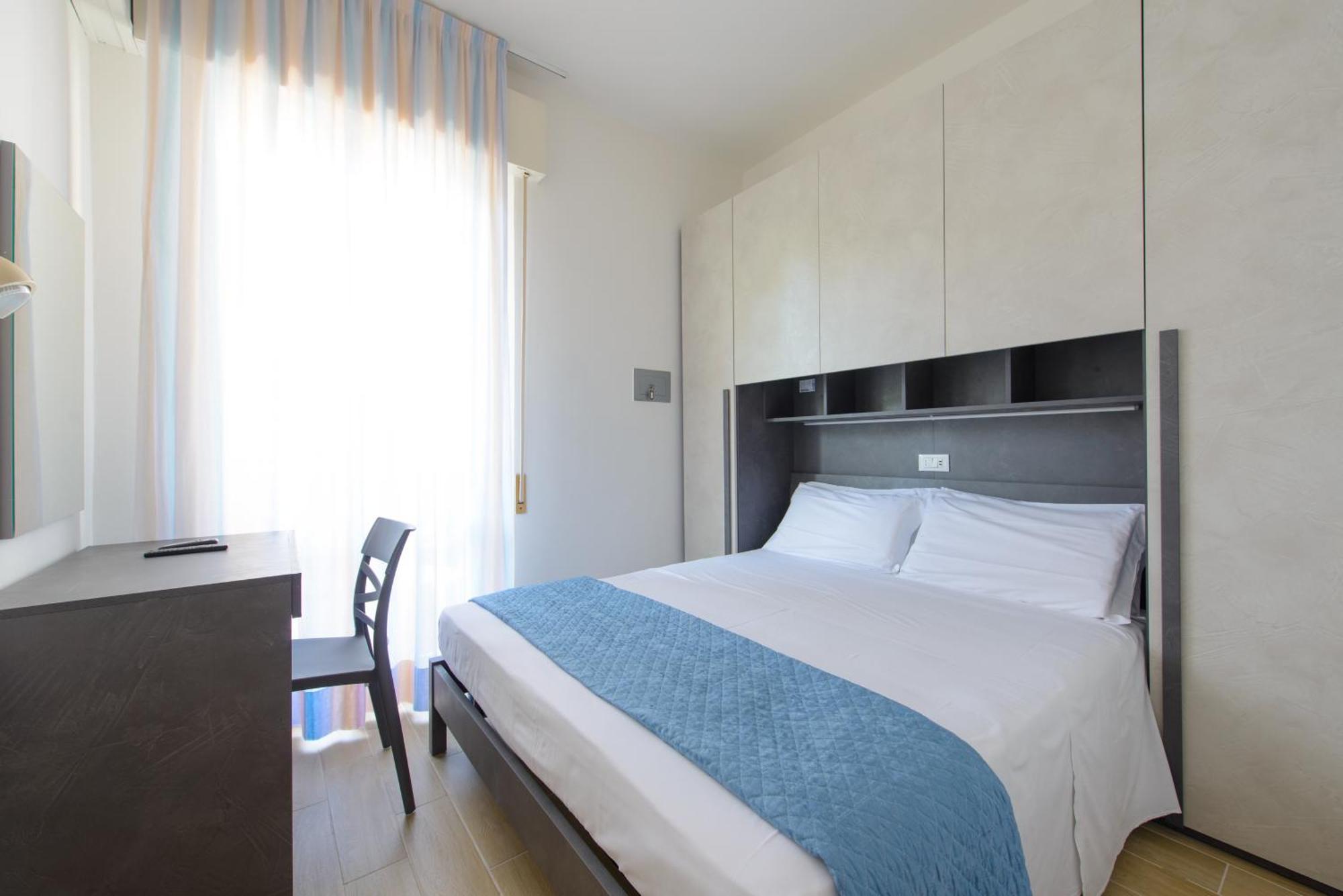 Hotel Colorado Ріміні Екстер'єр фото