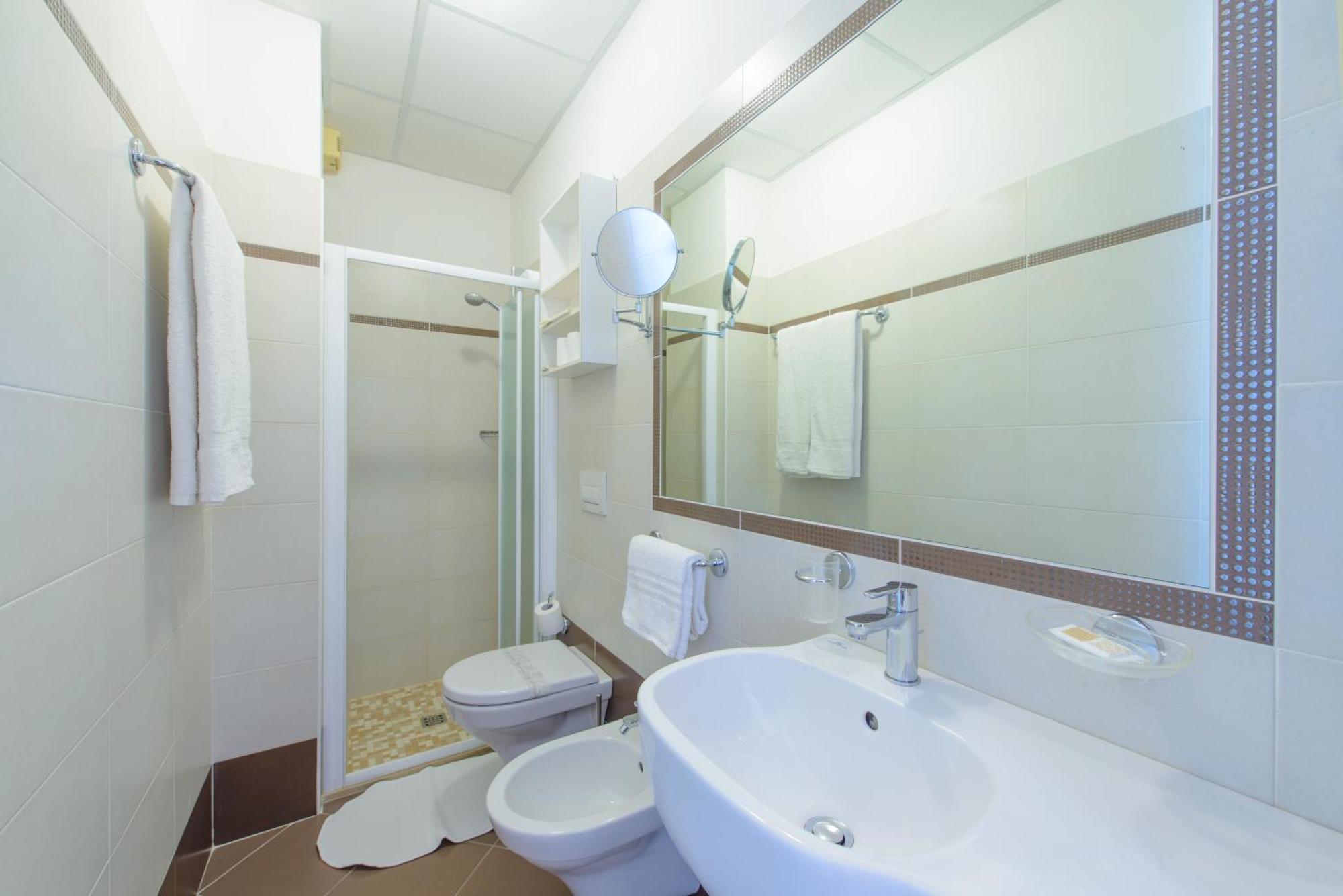 Hotel Colorado Ріміні Екстер'єр фото