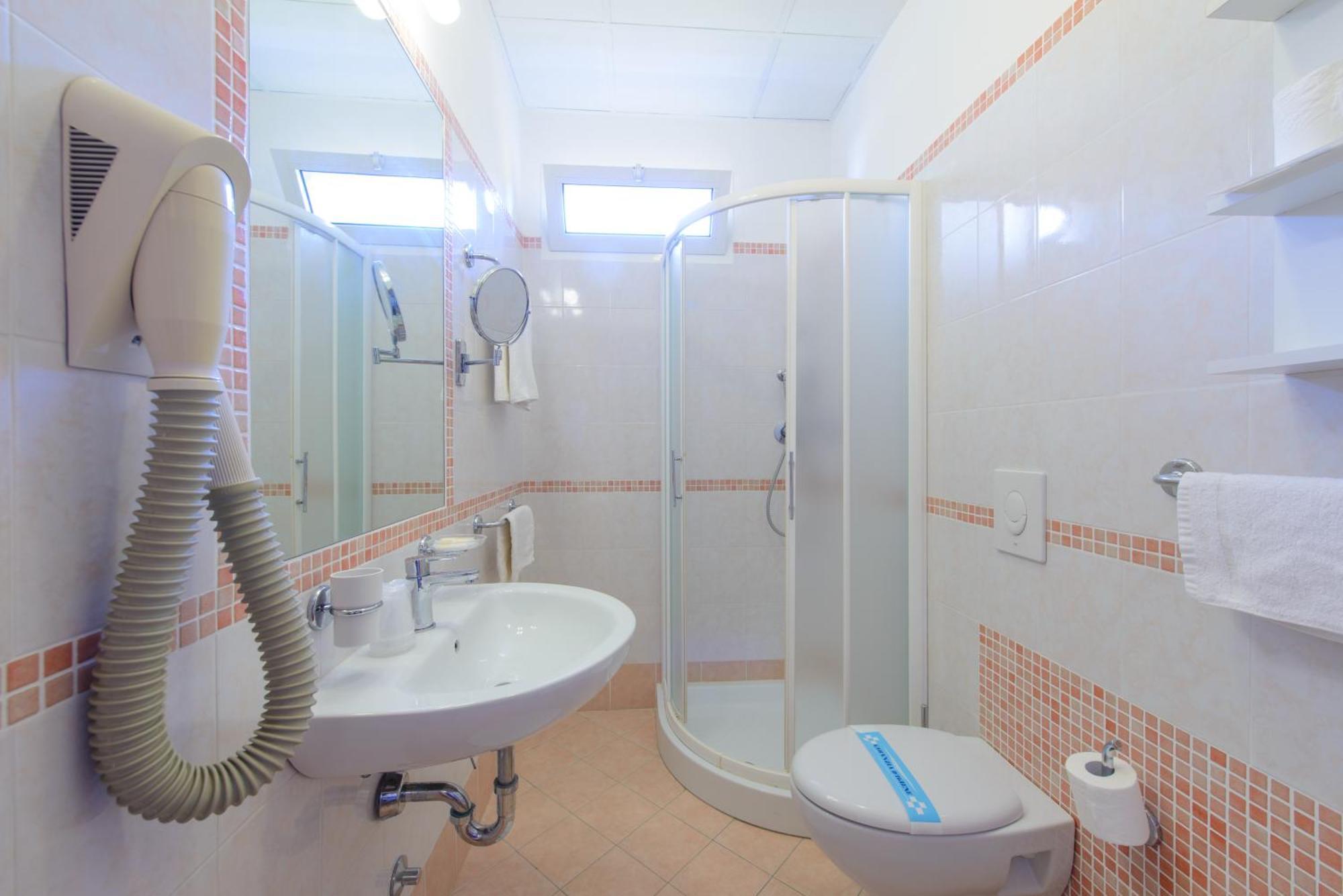Hotel Colorado Ріміні Екстер'єр фото