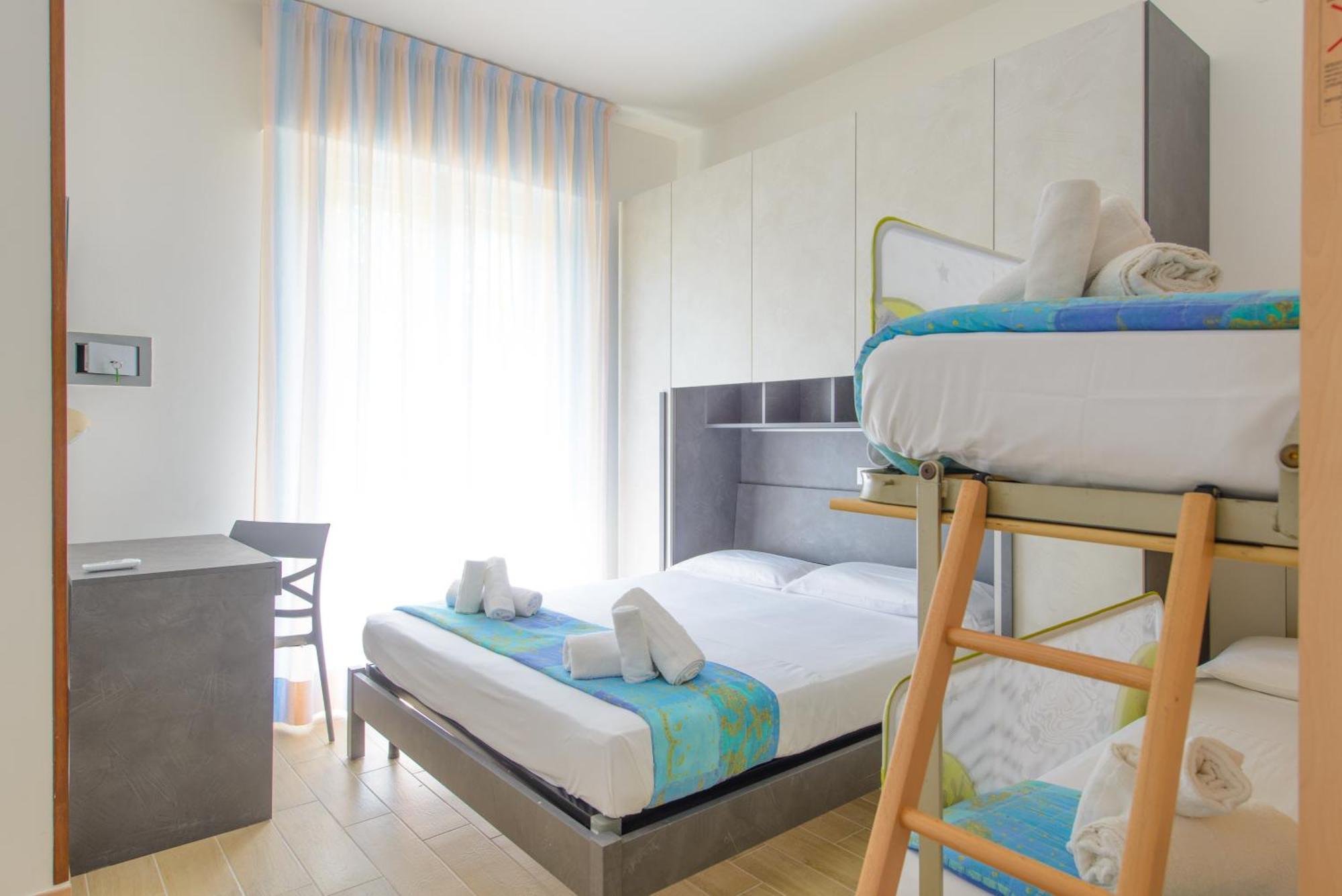 Hotel Colorado Ріміні Екстер'єр фото