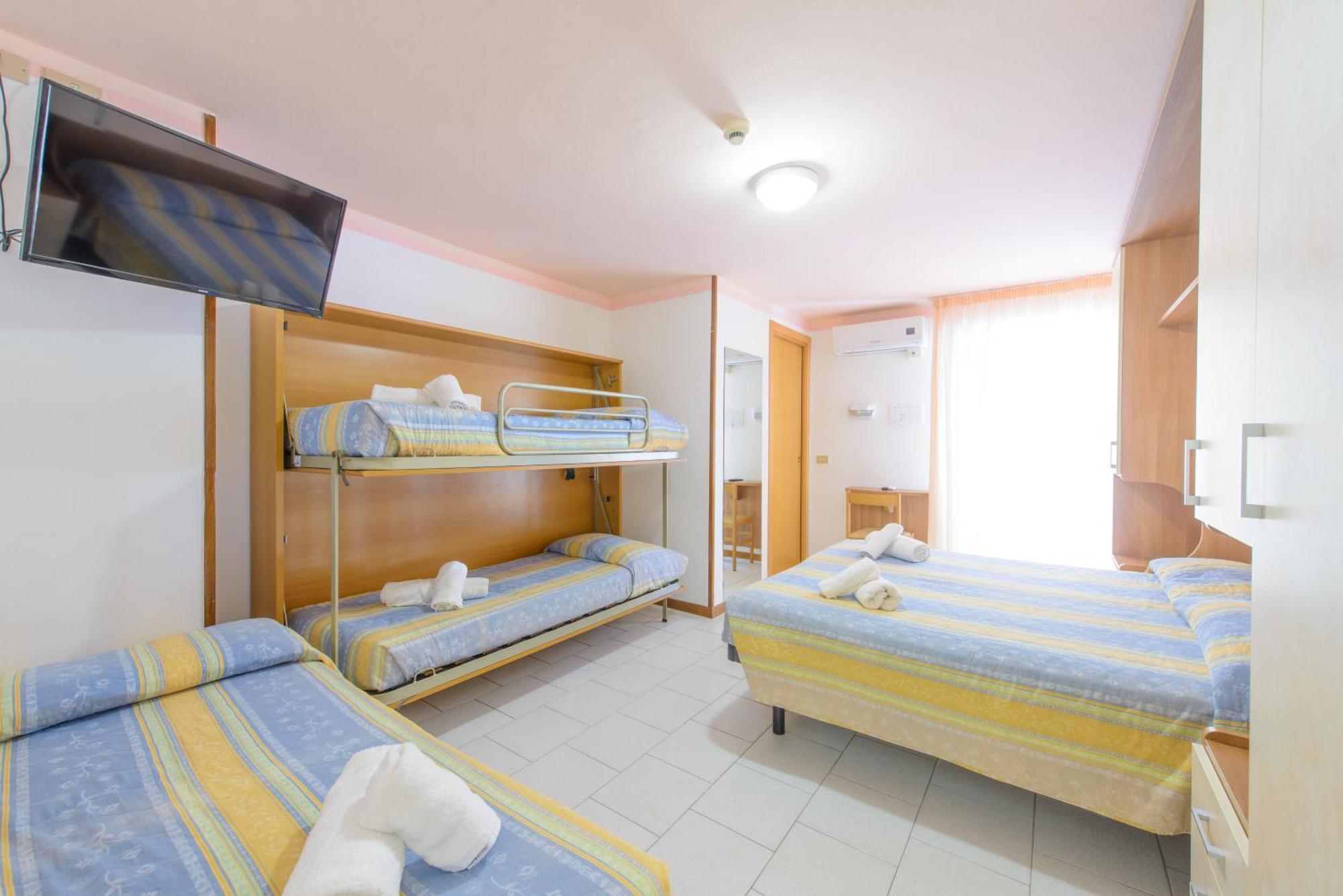 Hotel Colorado Ріміні Екстер'єр фото